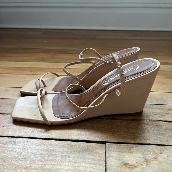 L’Intervalle Karavi Tan Leather Wedges - Picture 3 of 5